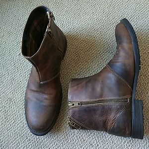 Like New Bed Stu Brown Leather Boots